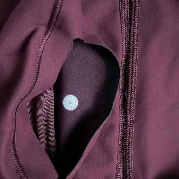 Lululemon In Movement cassis berry wine cropped leggings 
Size 8 - Picture 3 of 3